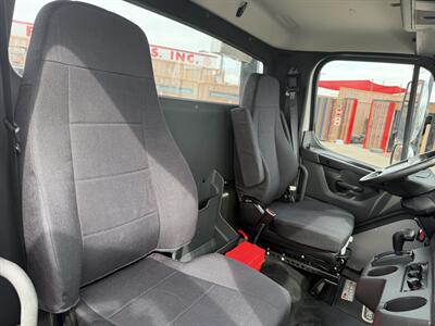 2025 Freightliner M2 106 Flatbed   - Photo 17 - Phoenix, AZ 85034