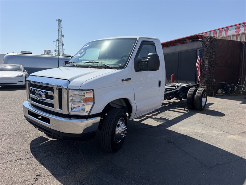 2024 Ford E-450 SD Chassis - Photo 5 - Phoenix, AZ 85034