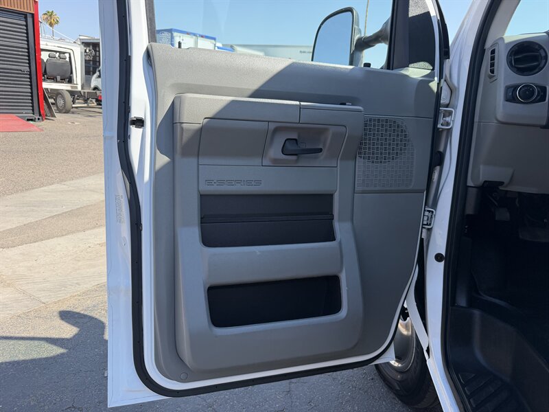 2024 Ford E-450 SD Chassis - Photo 13 - Phoenix, AZ 85034