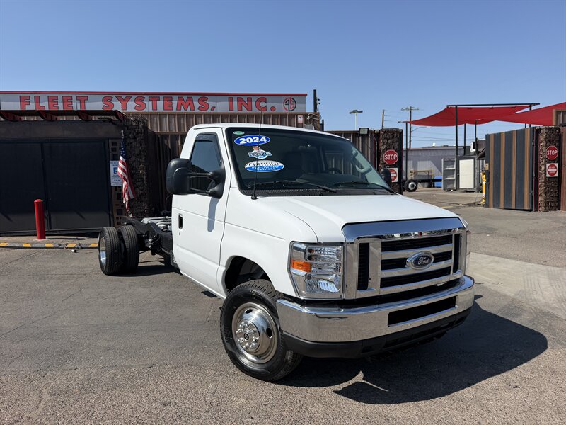 2024 Ford E-450 SD Chassis   - Photo 1 - Phoenix, AZ 85034