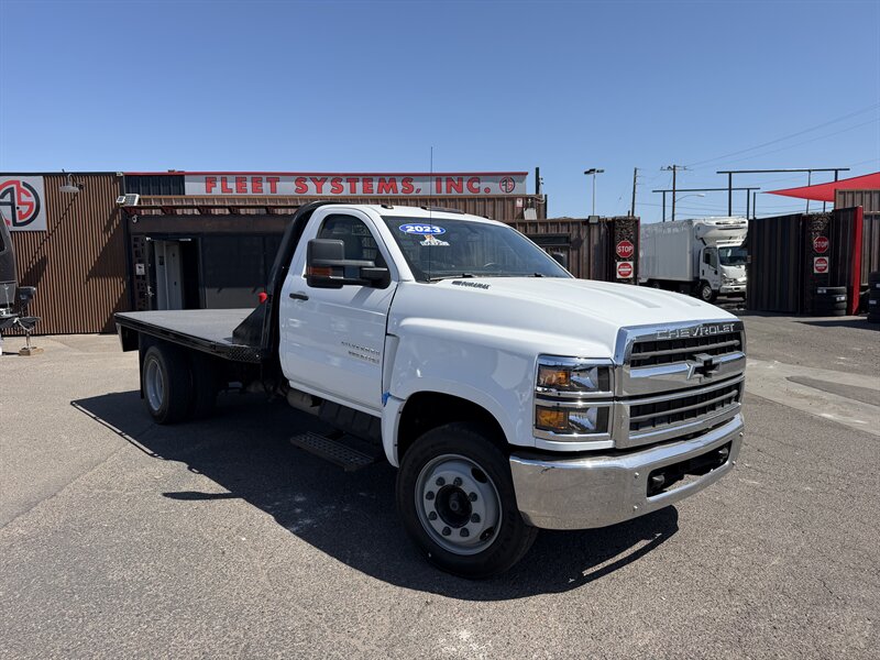 2023 Chevrolet Silverado 5500HD   - Photo 1 - Phoenix, AZ 85034