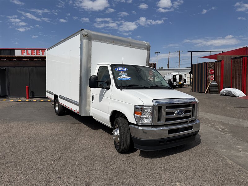 2024 Ford E-350 SD   - Photo 1 - Phoenix, AZ 85034