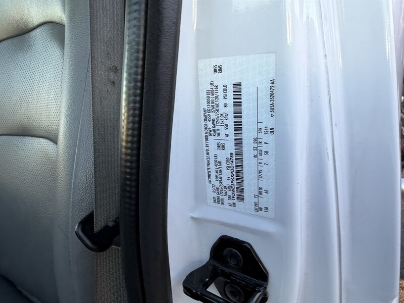 2023 Ford E-350 SD - 12 ft Refrigerated Box Truck - Photo 17 - Phoenix, AZ 85034