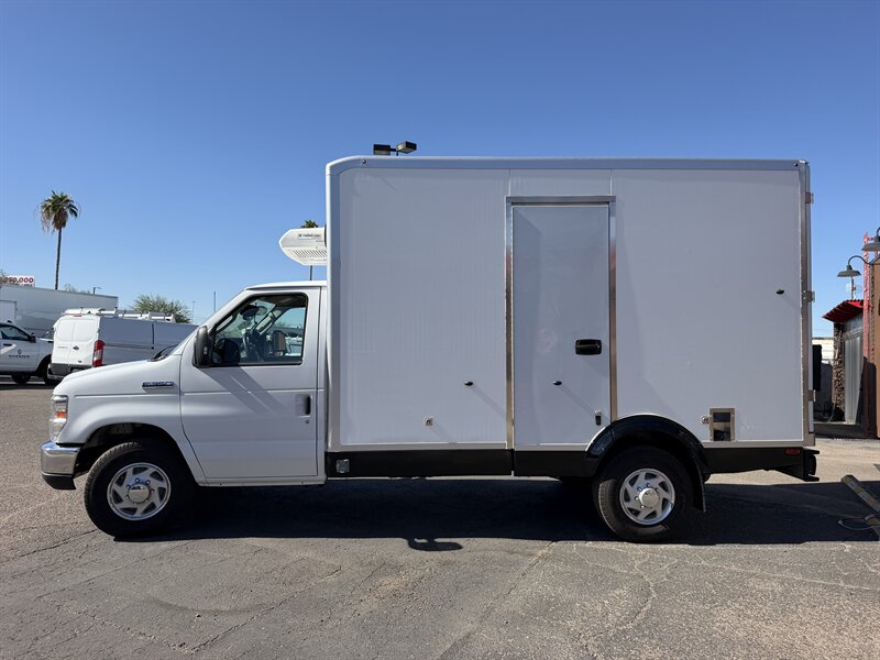 2024 Ford E-350 SD - 12 ft Refrigerated Truck - Photo 6 - Phoenix, AZ 85034
