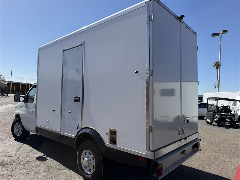 2024 Ford E-350 SD - 12 ft Refrigerated Truck - Photo 5 - Phoenix, AZ 85034