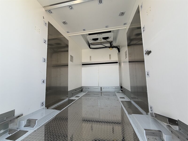 2024 Ford E-350 SD - 12 ft Refrigerated Truck - Photo 10 - Phoenix, AZ 85034