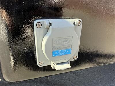 2024 Ford E-350 SD - 12 ft Refrigerated Truck - Photo 8 - Phoenix, AZ 85034