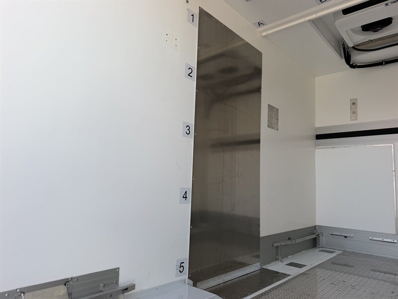 2024 Ford E-350 SD - 12 ft Refrigerated Truck - Photo 12 - Phoenix, AZ 85034