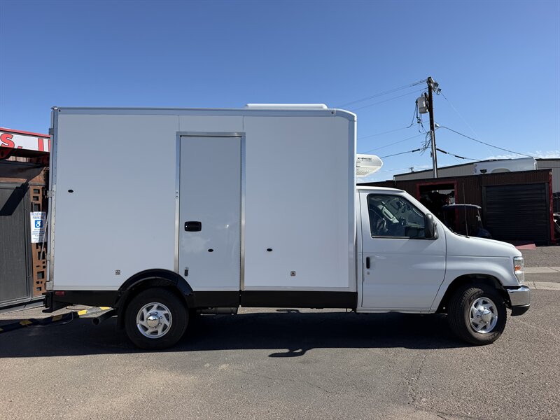 2024 Ford E-350 SD - 12 ft Refrigerated Truck - Photo 2 - Phoenix, AZ 85034