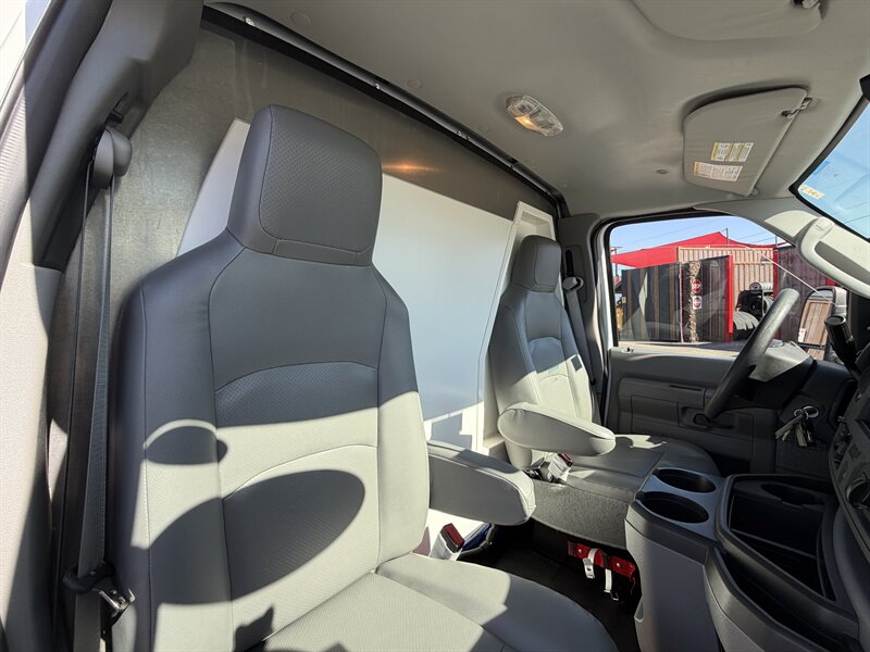2024 Ford E-350 SD - 12 ft Refrigerated Truck - Photo 19 - Phoenix, AZ 85034