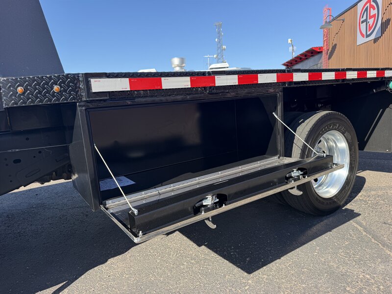 2024 RAM 5500 - 12 Foot Flatbed - Photo 8 - Phoenix, AZ 85034