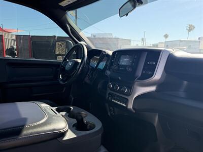 2024 RAM 5500 - 12 Foot Flatbed - Photo 19 - Phoenix, AZ 85034