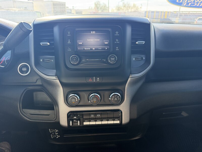 2024 RAM 5500 - 12 Foot Flatbed - Photo 17 - Phoenix, AZ 85034
