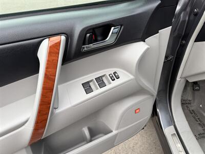 2010 Toyota Highlander Limited - Photo 9 - Garden City, ID 83714