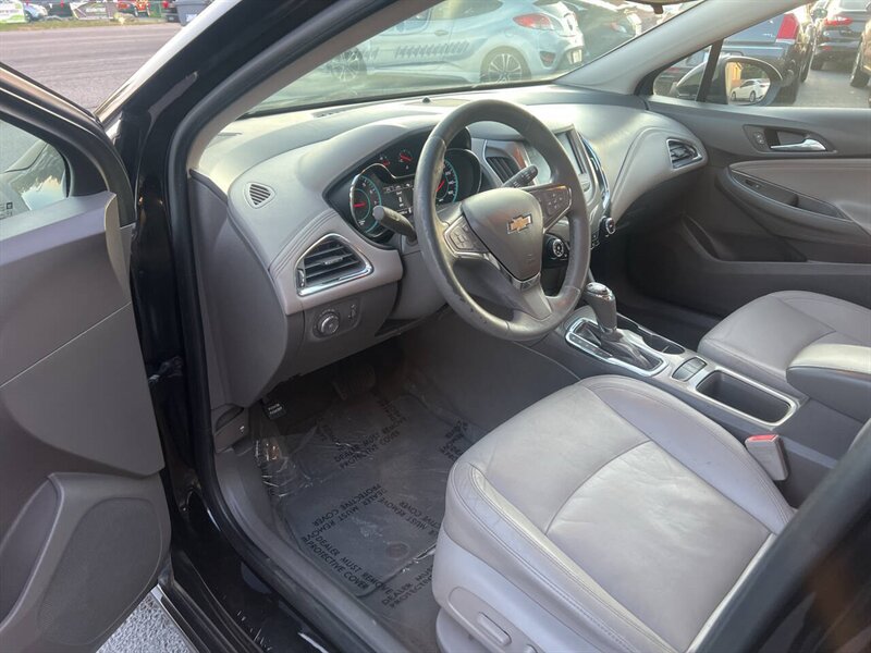 2017 Chevrolet Cruze Premier Auto 4dr Hatchback - Photo 9 - Garden City, ID 83714