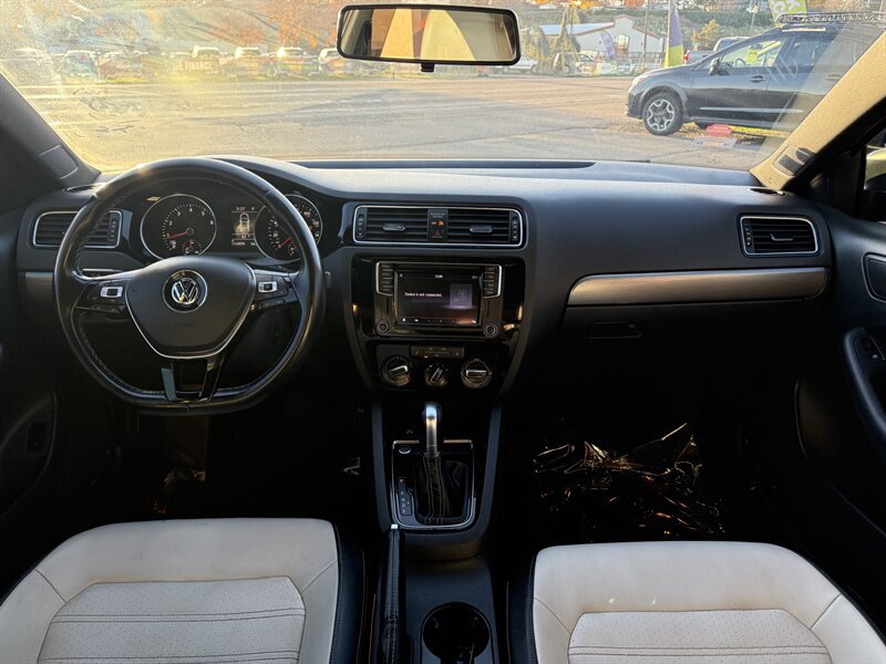 2016 Volkswagen Jetta 1.8T Sport - Photo 7 - Garden City, ID 83714