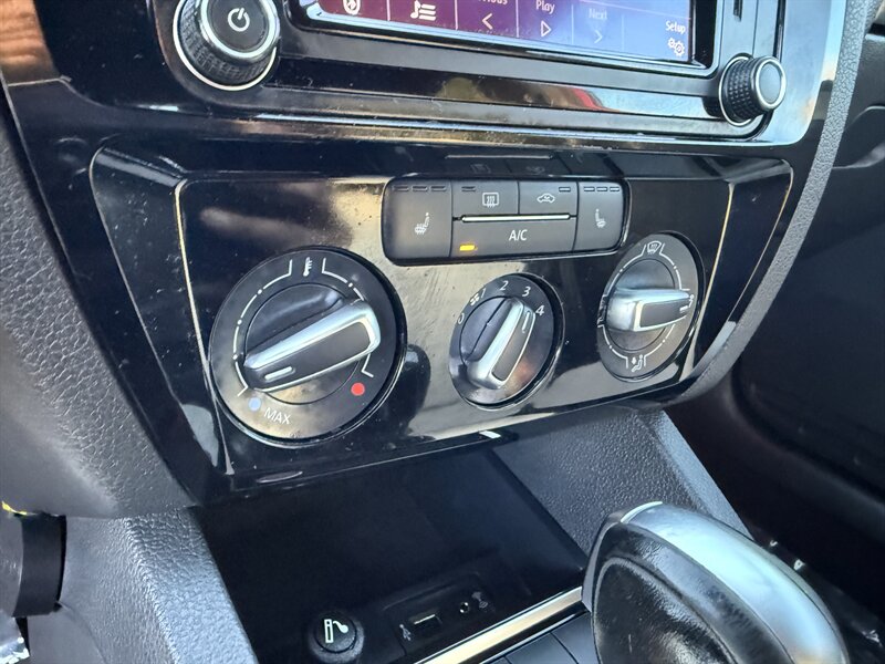 2016 Volkswagen Jetta 1.8T Sport - Photo 25 - Garden City, ID 83714