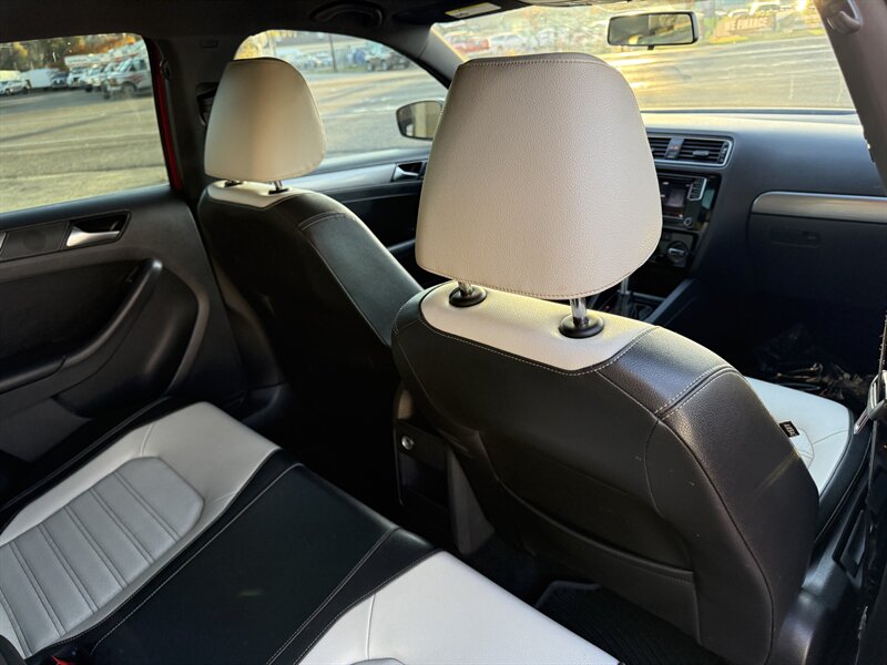 2016 Volkswagen Jetta 1.8T Sport - Photo 17 - Garden City, ID 83714