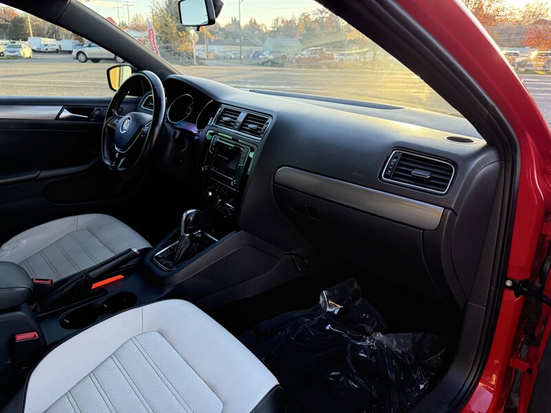 2016 Volkswagen Jetta 1.8T Sport - Photo 19 - Garden City, ID 83714