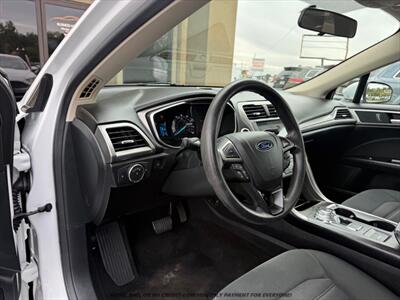 2017 Ford Fusion SE - Photo 9 - Garden City, ID 83714