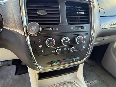 2016 Dodge Grand Caravan SXT   - Photo 29 - Garden City, ID 83714