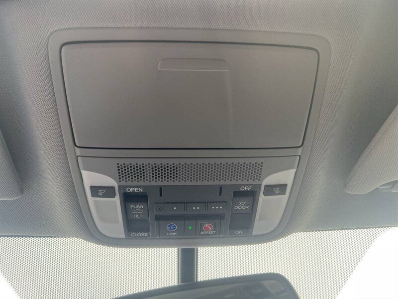 2018 Acura RDX w/Tech AWD 4dr SUV w/Technology Package - Photo 30 - Garden City, ID 83714