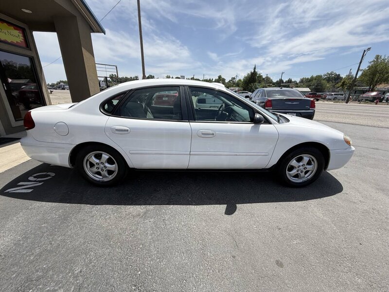 2006 Ford Taurus SE 4dr Sedan - Photo 7 - Garden City, ID 83714