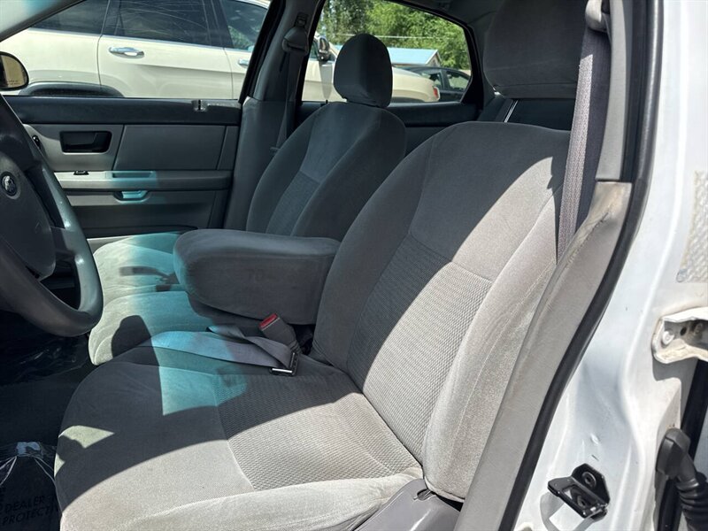 2006 Ford Taurus SE 4dr Sedan - Photo 10 - Garden City, ID 83714