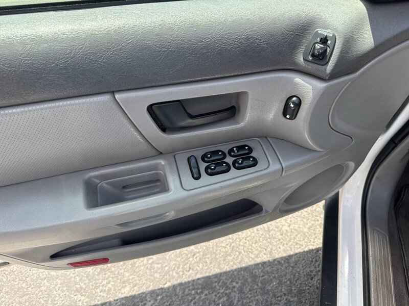 2006 Ford Taurus SE 4dr Sedan - Photo 21 - Garden City, ID 83714