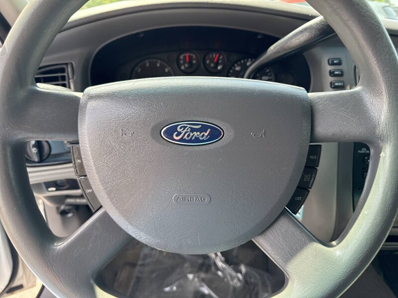 2006 Ford Taurus SE 4dr Sedan - Photo 23 - Garden City, ID 83714