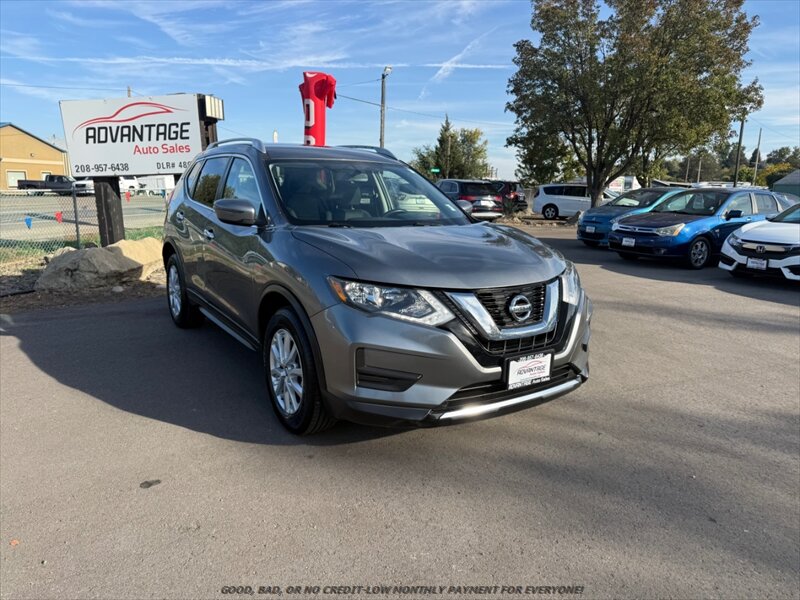 2017 Nissan Rogue SV   - Photo 1 - Garden City, ID 83714