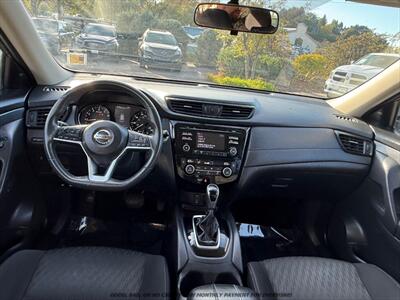 2017 Nissan Rogue SV - Photo 9 - Garden City, ID 83714