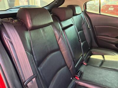 2017 Mazda Mazda3 Touring 4dr Hatchback 6A - Photo 17 - Garden City, ID 83714