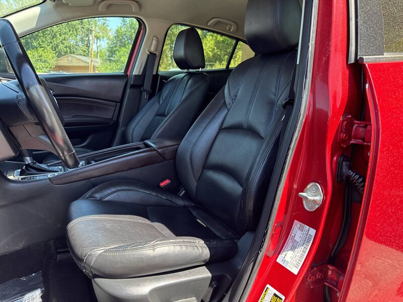 2017 Mazda Mazda3 Touring 4dr Hatchback 6A - Photo 11 - Garden City, ID 83714