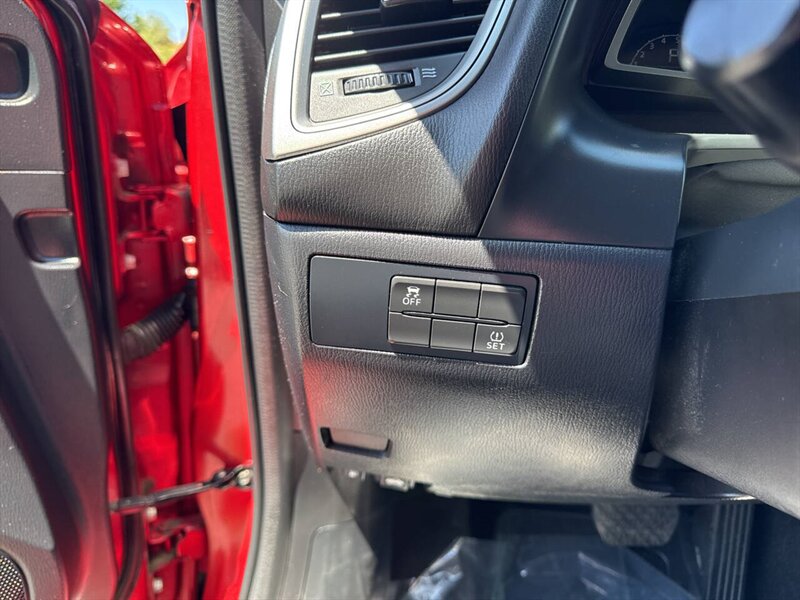 2017 Mazda Mazda3 Touring 4dr Hatchback 6A - Photo 24 - Garden City, ID 83714