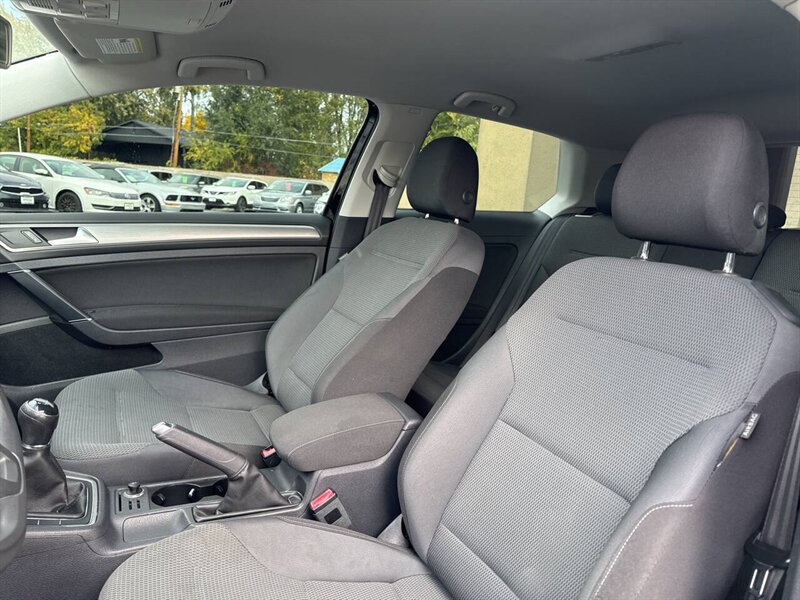 2015 Volkswagen Golf TSI Launch Edition 2dr Hatchback 5M PZEV - Photo 12 - Garden City, ID 83714