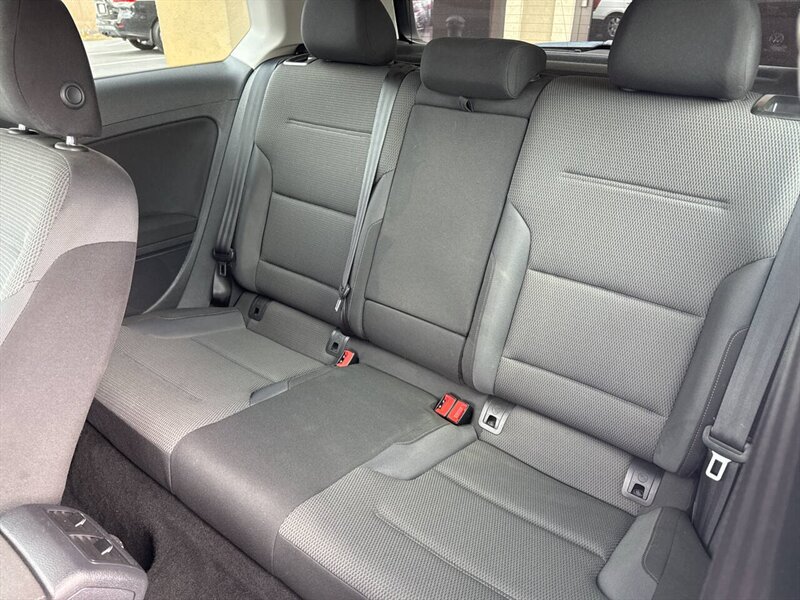 2015 Volkswagen Golf TSI Launch Edition 2dr Hatchback 5M PZEV - Photo 15 - Garden City, ID 83714