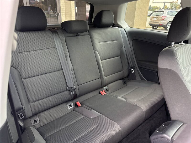 2015 Volkswagen Golf TSI Launch Edition 2dr Hatchback 5M PZEV - Photo 17 - Garden City, ID 83714