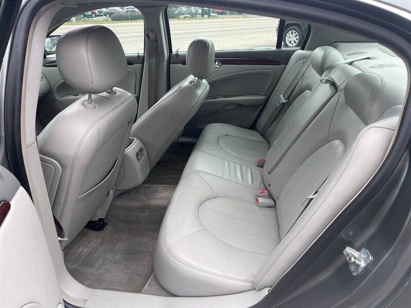 2007 Buick Lucerne CXL V6 4dr Sedan - Photo 14 - Garden City, ID 83714