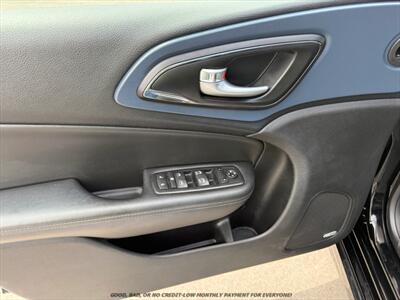 2016 Chrysler 200 S - Photo 24 - Garden City, ID 83714