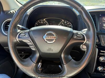 2017 Nissan Pathfinder SV   - Photo 27 - Garden City, ID 83714