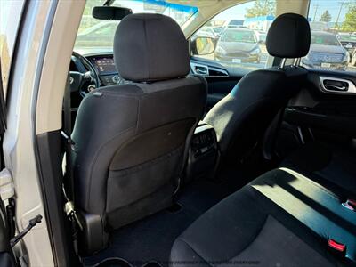 2017 Nissan Pathfinder SV   - Photo 14 - Garden City, ID 83714