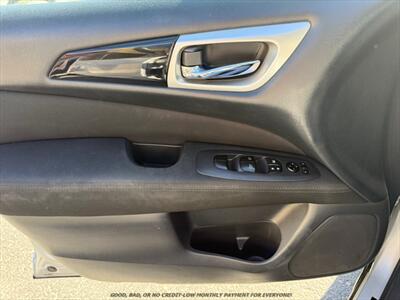 2017 Nissan Pathfinder SV   - Photo 25 - Garden City, ID 83714