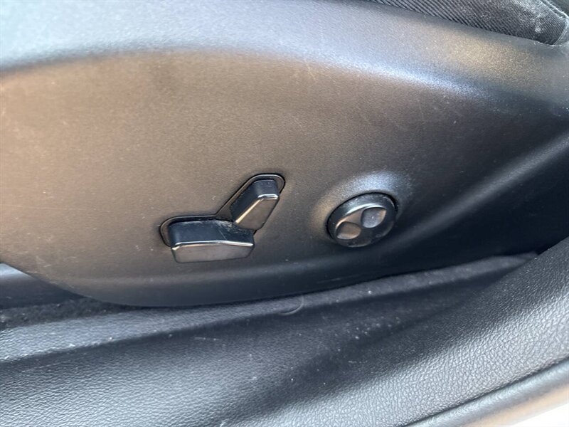 2019 Jeep Cherokee Latitude Plus 4x4 4dr SUV - Photo 27 - Garden City, ID 83714