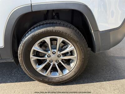 2019 Jeep Cherokee Latitude Plus 4x4 4dr SUV - Photo 29 - Garden City, ID 83714