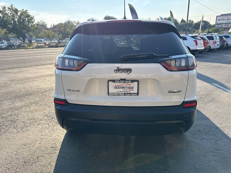 2019 Jeep Cherokee Latitude Plus 4x4 4dr SUV - Photo 6 - Garden City, ID 83714