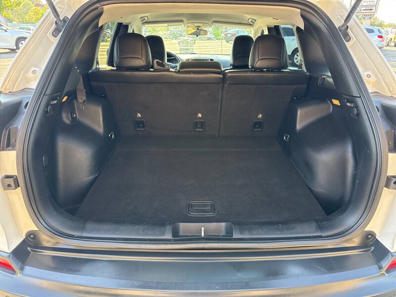 2019 Jeep Cherokee Latitude Plus 4x4 4dr SUV - Photo 16 - Garden City, ID 83714