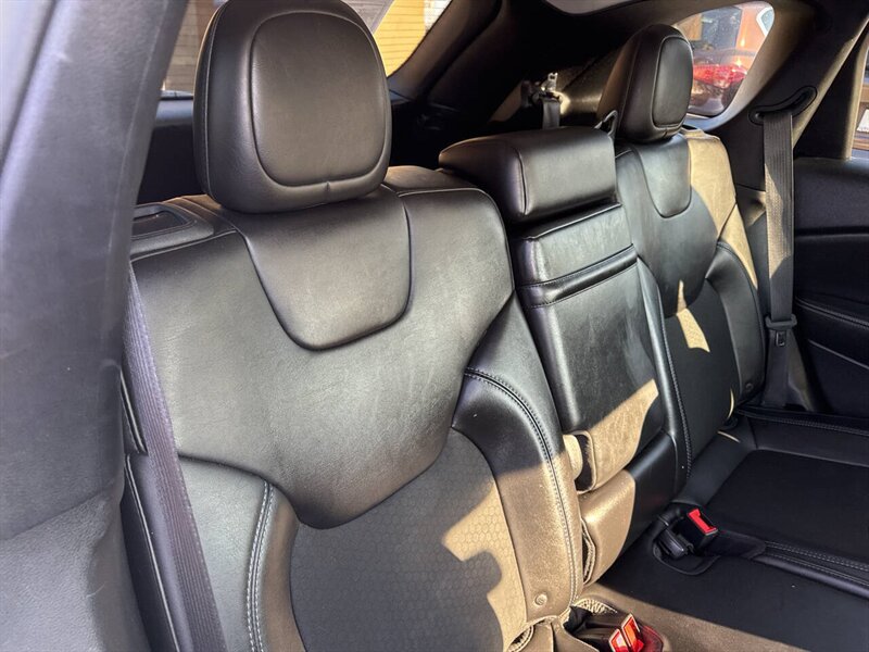 2019 Jeep Cherokee Latitude Plus 4x4 4dr SUV - Photo 17 - Garden City, ID 83714