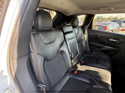 2019 Jeep Cherokee Latitude Plus 4x4 4dr SUV - Photo 17 - Garden City, ID 83714