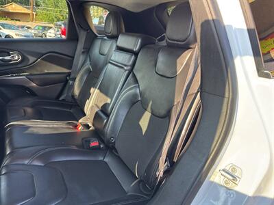 2019 Jeep Cherokee Latitude Plus 4x4 4dr SUV - Photo 15 - Garden City, ID 83714